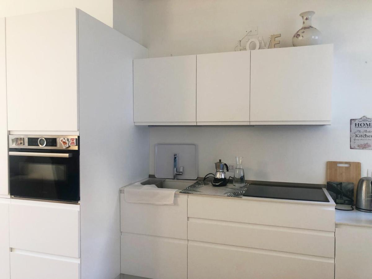 Arco Downtown Castleview Apartment Luaran gambar